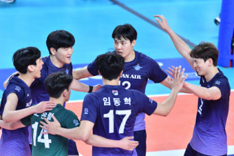 높이에서 앞선 대한항공, 삼성화재 잡고 2연승 질주