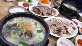 [스포츠서울 고객신뢰도대상: 동해순대국 본점] 강원도 속초 40년 전통의 순댓국