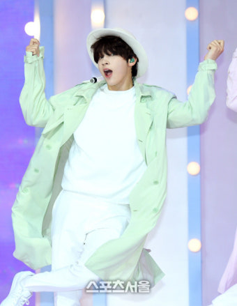 [포토]투모로우바이투게더 휴닝카이, 상큼하게!