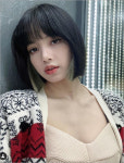 게춤이 연상돼 리사, 시크한 단발머리로 매력 발산 [ ★SNS]