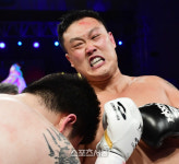 열받은 명승사자 명현만, 조두순의 차량에 돌진해 주먹 날려