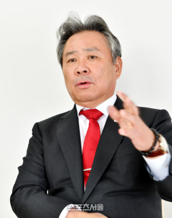 [단독]이기흥 후보,비겁한 단일화 겨냥한 당당한 승부수 