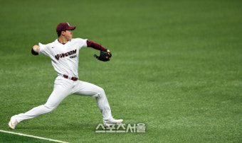 [포토]데뷔 시즌 준비하는 키움의 신인 장재영