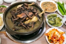 [스포츠서울 고객신뢰도대상: 범골토종닭] 방목해 키운 산닭으로 맛과 건강 잡은 토종닭 전문점