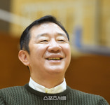 예능대세 허재 . 국대가드 허훈, 대한민국 농구 부흥위해 뭉쳤다[SS인터뷰]