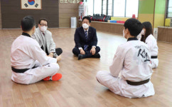 이동섭 국기원장, 태권도 사범들 만나 어려운 상황 함께 이겨내자