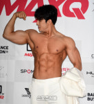 머슬킹 이원준, 나는 맥스큐 5월호의 사나이![포토]