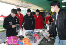 SSG, 다이나핏과 유니컬렉터블 통해 선수단에 맞춤형 글러브 지급