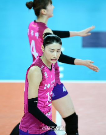 [포토]아쉬워하는 흥국생명 김연경