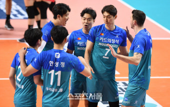 우리카드, 한국전력 셧아웃 격파…KB손해보험-OK금융그룹, 준PO 격돌