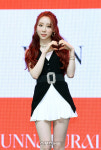 [포토]사랑스런 하트 만들어보이는 우주소녀 연정