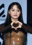 [포토]나현, 핫이슈 많이 사랑해 주세요!