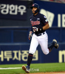 롯데, 삼성 상대로 9-8 짜릿한 역전승