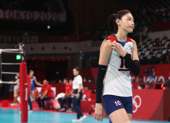 은퇴 선언과 함께 뜨거운 눈물…김연경 