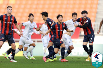 [현장리뷰]'바코·이동경·이동준 골' 울산, 수원FC 3-0 완파…전북과 승점 1점차 선두 유지