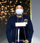[포토] 천연살균의학처 김승룡 대표, 서울석세스대상 재난안전대상 수상