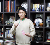 신분증 목걸이 케이스 제작, 디자인 연구 품질력 향상 주력