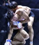 ＃노련한 김진국, 로드FC 060에서 조민규를 1라운드 서브미션으로 TKO시켜