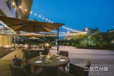 화려한 도심의 낭만~ JW 메리어트 동대문, 야외 가든 더 데크 오픈