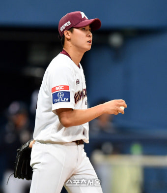 '제구 난조→0이닝 2실점' 장재영 말소...홍원기 