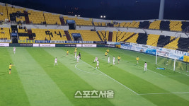 관중이 휴대폰 볼 시간도 없게…전남 이장관표 용광로 축구 강한 첫인상 [SS현장]