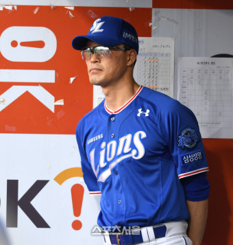 [포토] 경기 지켜보는 삼성 허삼영 감독
