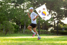 독립유공자 후손 위해...션, 마라톤 풀코스 2배 81.5Km 달린다