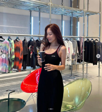 이솔이, 박성광이 집에 묶어둘 민소매 원피스 실루엣 [SNS]