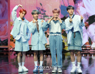 [포토]루미너스, 첫 정규 앨범 많이 사랑해 주세요!