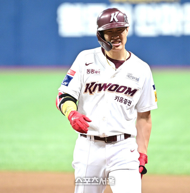 LA 다저스 신인 김혜성, MLB 데뷔전에서 볼넷 출루 기록!