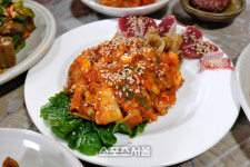 영험한 바위들이 펼치는 압도적 절경···전남 영암(靈岩)