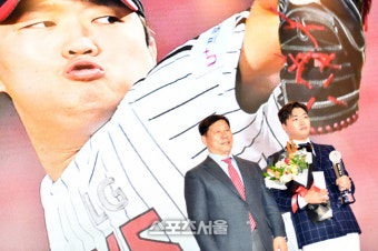 올해의 투수상 고우석, 스포츠서울 올해의 상[포토]