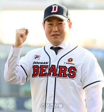 [포토] 두산으로 돌아온 양의지 '화이팅'