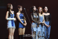 [포토]카라, 서울가요대상 K-POP 특별상 수상