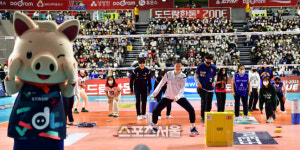 팬들과 함께 하는 무궁화꽃이 피었습니다[포토]