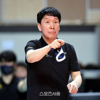 [포토] 신영철 감독 '이렇게만 하자'