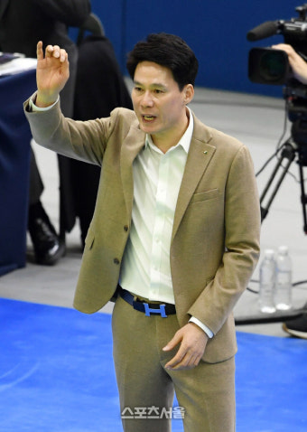 [포토]현대건설 이끄는 강성형 감독