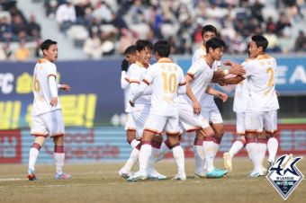 '고영준·정재희 연속골' 포항, '이승우 퇴장' 수원FC 2-1 제압[현장리뷰]