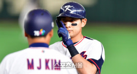 1회말 선제타점 올리는 이정후[포토]