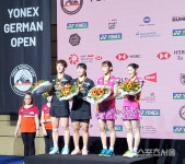 이소희-백하나 해냈다...세계 2위 日 잡고 첫 우승 감격 [BWF 독일오픈]