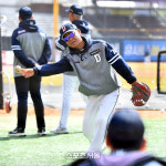 세리자와 유지 두산 배터리 코치[포토]