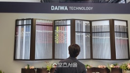 ‘골프를 입다’, 자체개발 샤프트+헤드까지 온오프 퍼포먼스센터를 가다[SS탐방]