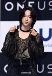 [포토]하트 만들어 보이는 원어스 이도