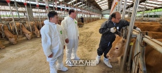 정성주 김제시장, 구제역 백신접종 현장 방문·격려