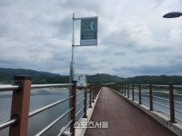 [포토]양구군정신건강복지센터, “소중한 생명을 구한다” ...관내 교량에 SOS 생명사랑 전화 설치