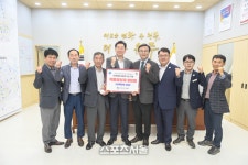 원주시 소재 기업 바이오크롭스, 우박피해 농가에 작물 영양제 900병 지원