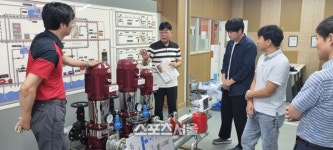㈜두크, 한국소방마이스터고에 소방펌프 등 교육 기자재 기증