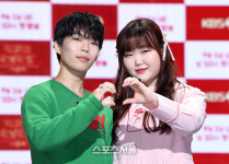 [포토]악뮤 이찬혁-이수현, 하트를 이을 순 없어!