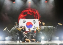 ‘월클’ 비보잉그룹 진조크루, 멤버간 성추문으로 활동 중단 “악의적 글에는 법적대응”