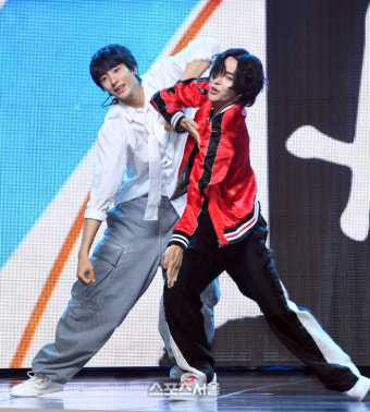 앤톤과 러블리즈, 라이즈의 활동에 팬들 열광! 현재 음악계를 주목하며 관심 집중